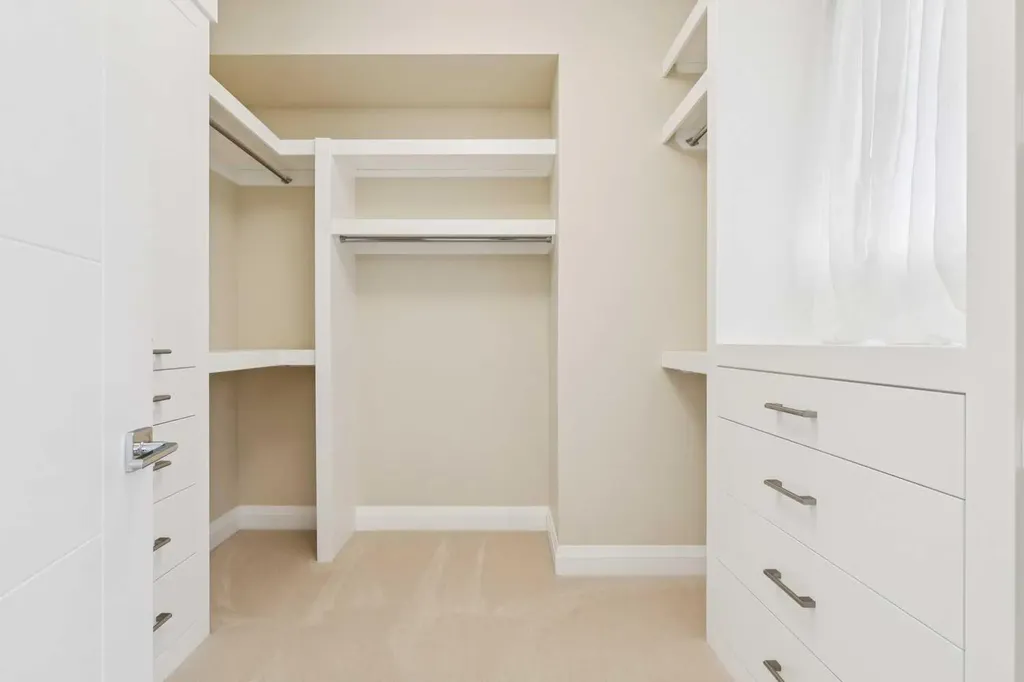 3036 28 Street SW Calgary AB T3E 2J5