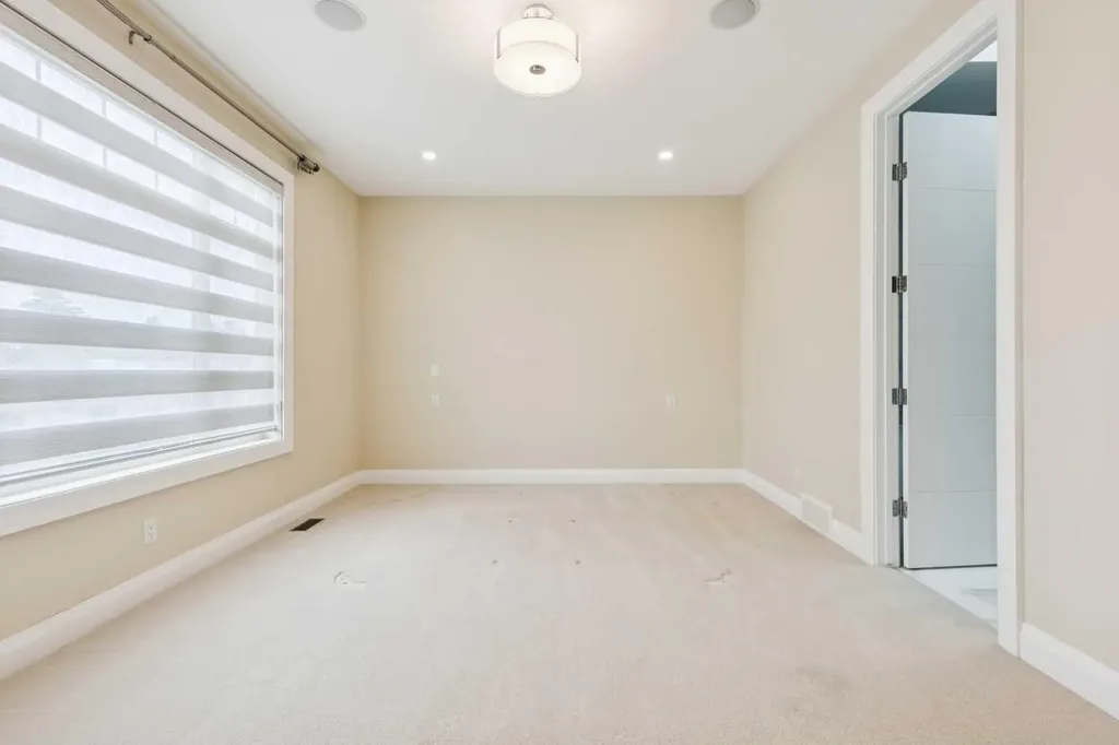 3036 28 Street SW Calgary AB T3E 2J5