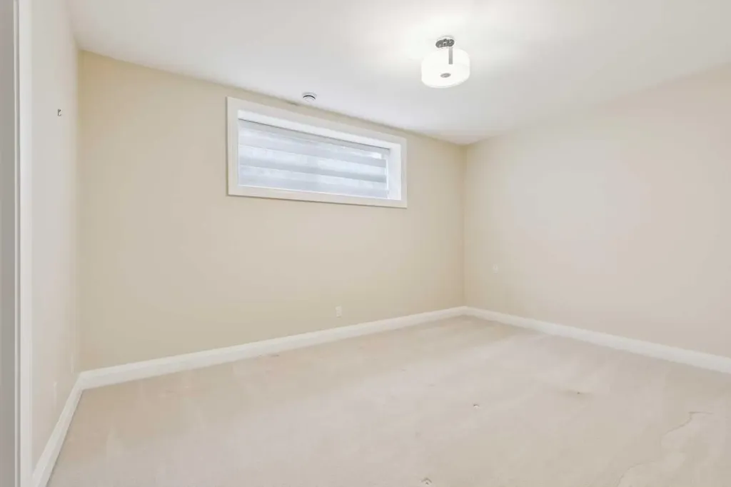 3036 28 Street SW Calgary AB T3E 2J5