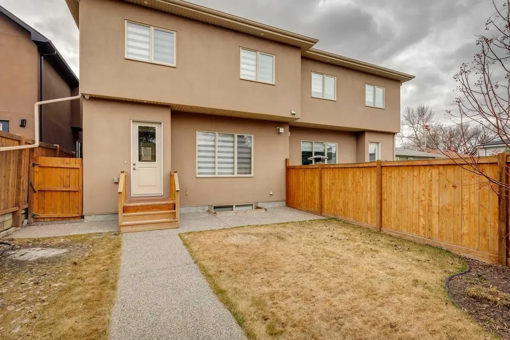 3036 28 Street SW Calgary AB T3E 2J5