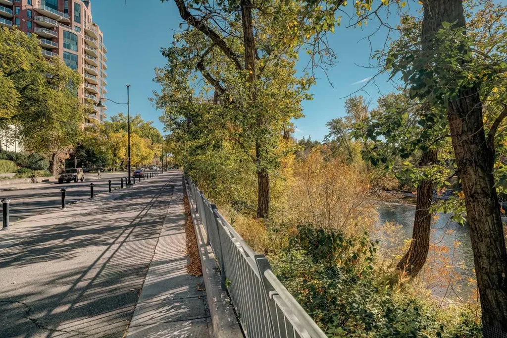 330 26 Avenue SW Calgary AB T2S 2T3