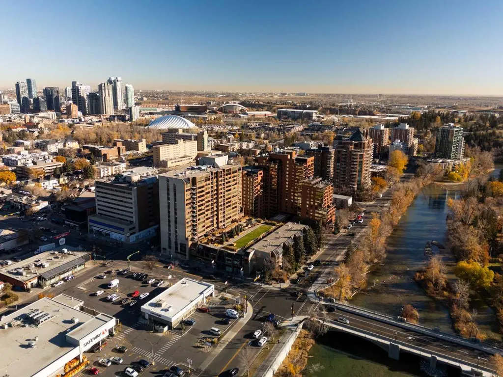 330 26 Avenue SW Calgary AB T2S 2T3