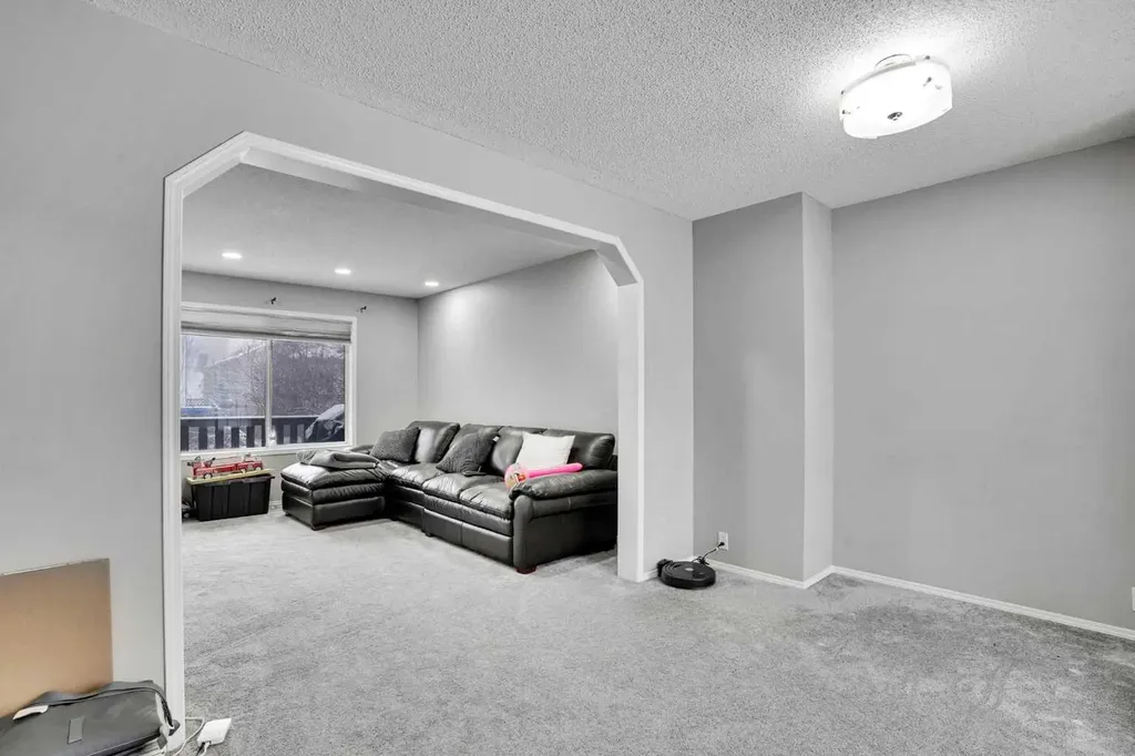 39 Douglasview Road SE Calgary AB T2Z 2S8