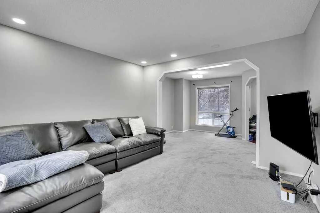 39 Douglasview Road SE Calgary AB T2Z 2S8