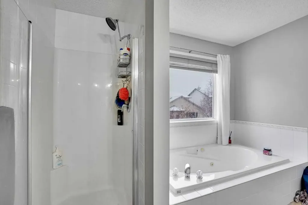 39 Douglasview Road SE Calgary AB T2Z 2S8