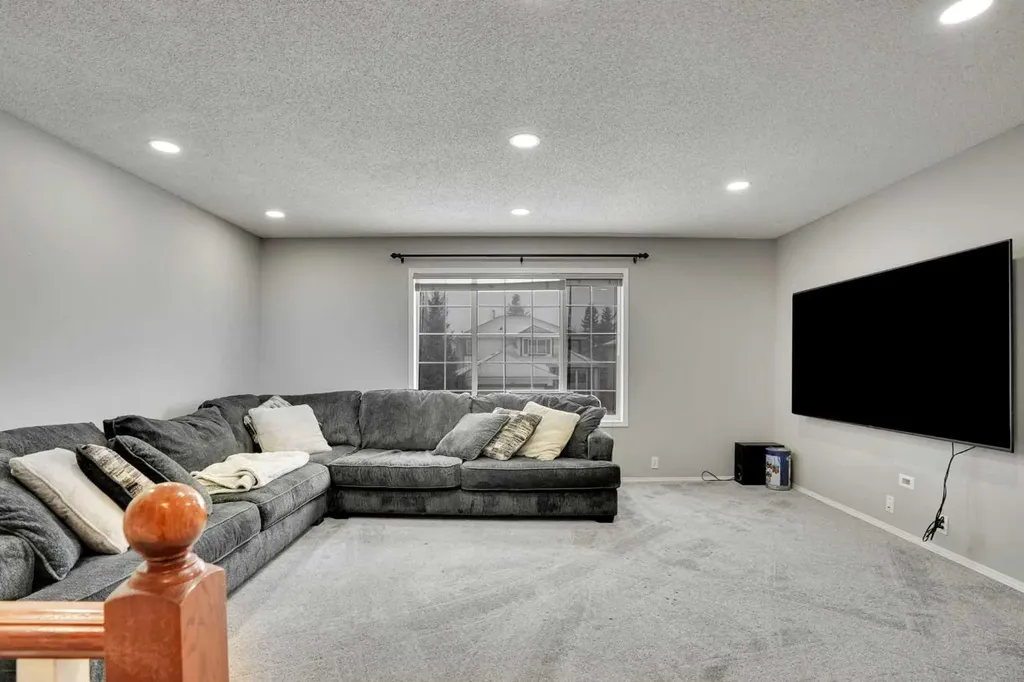 39 Douglasview Road SE Calgary AB T2Z 2S8