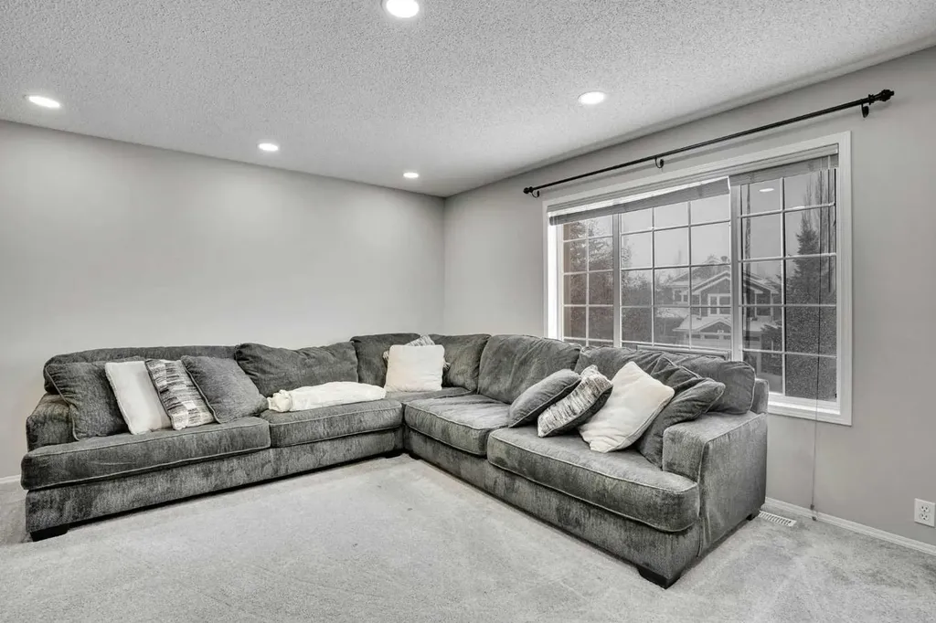 39 Douglasview Road SE Calgary AB T2Z 2S8