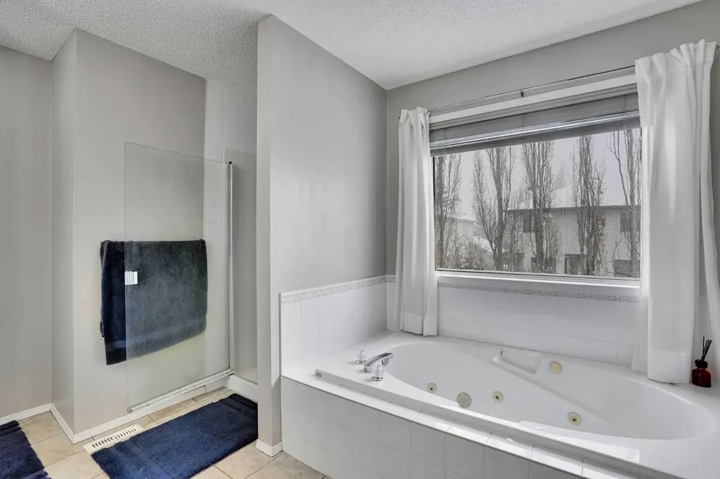 39 Douglasview Road SE Calgary AB T2Z 2S8