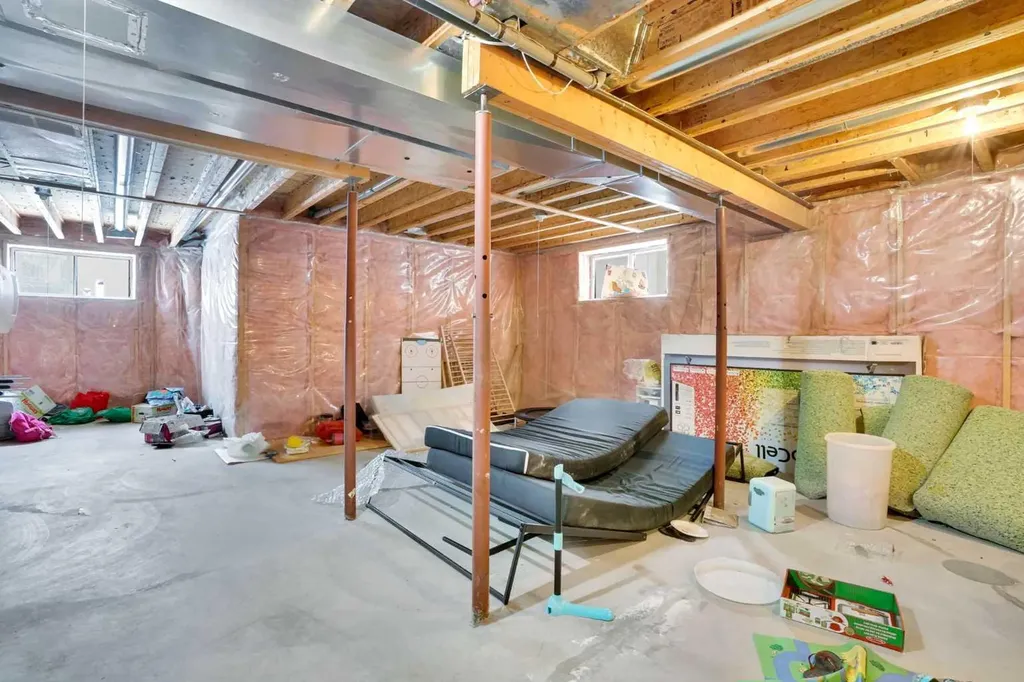 39 Douglasview Road SE Calgary AB T2Z 2S8