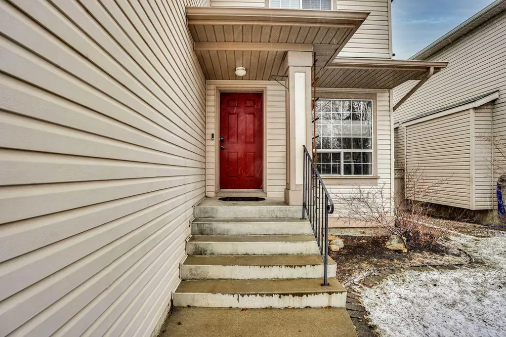 39 Douglasview Road SE Calgary AB T2Z 2S8