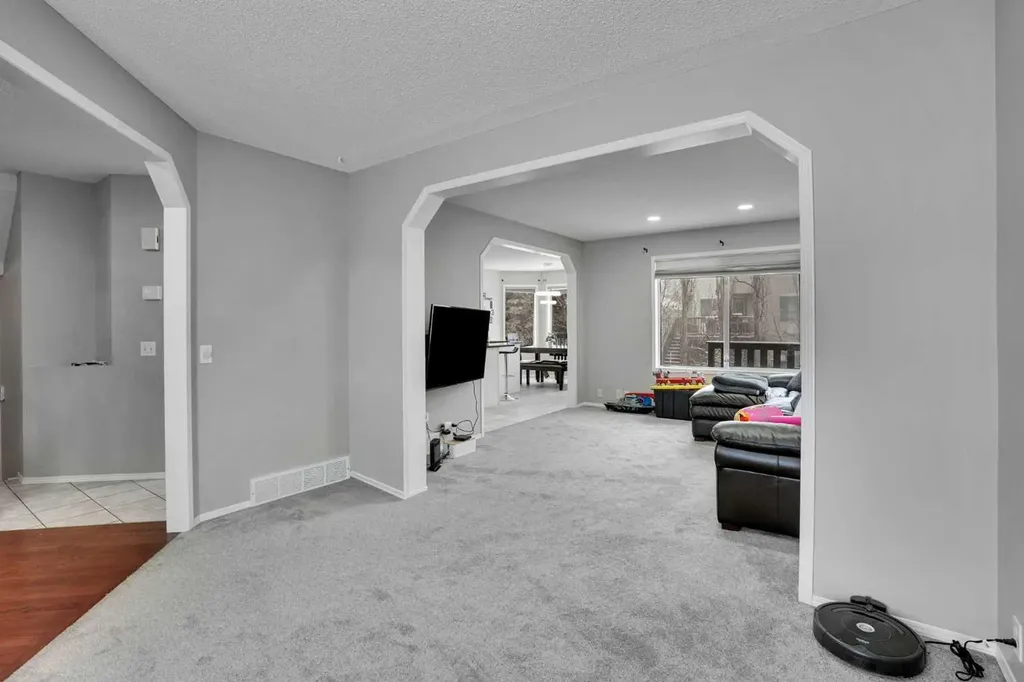 39 Douglasview Road SE Calgary AB T2Z 2S8