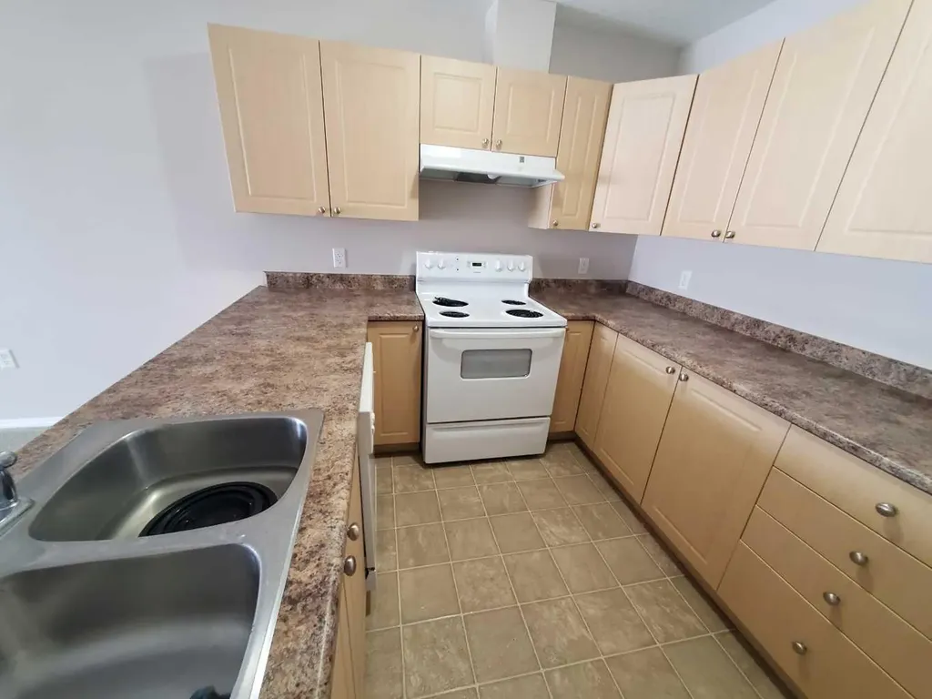 1615 41 Street Edson AB T7E 0A7