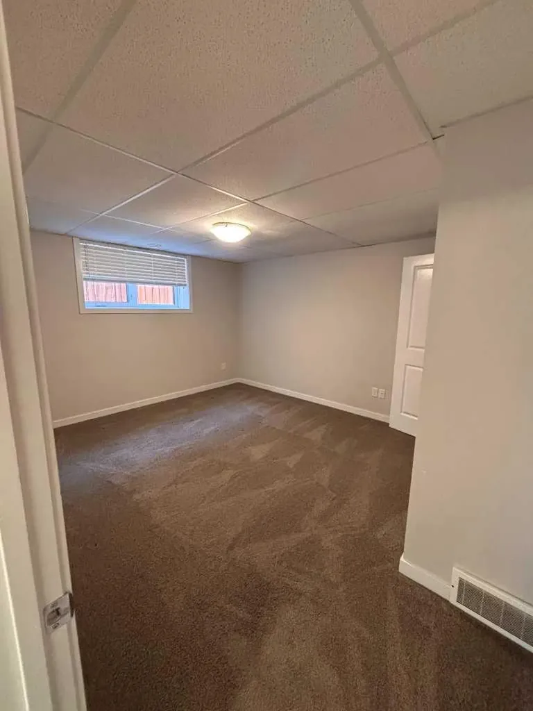 359 Caledonia Boulevard W Lethbridge AB T1J 5J5