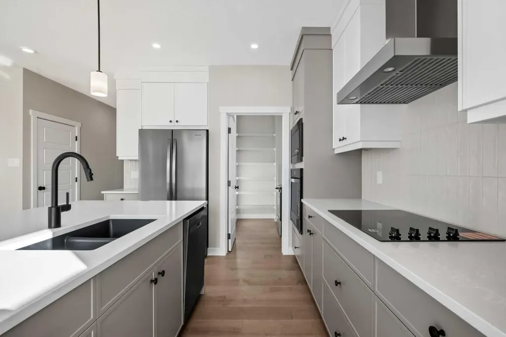 151 Dawson Wharf Mount Chestermere AB T1X 2W4