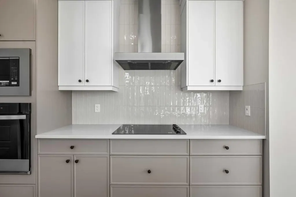 151 Dawson Wharf Mount Chestermere AB T1X 2W4