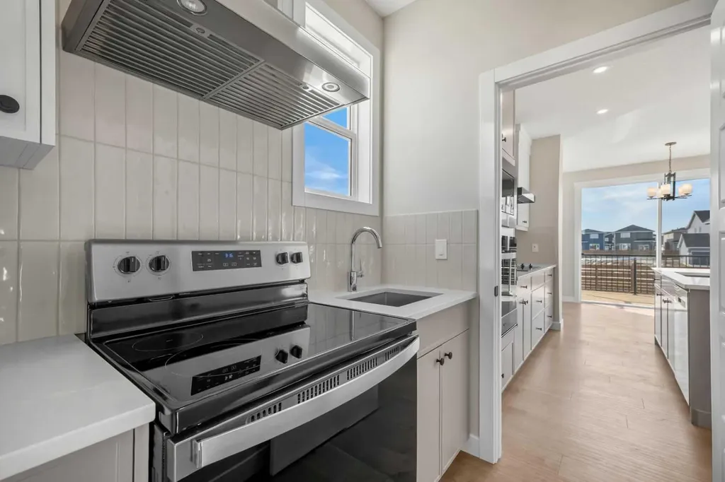 151 Dawson Wharf Mount Chestermere AB T1X 2W4