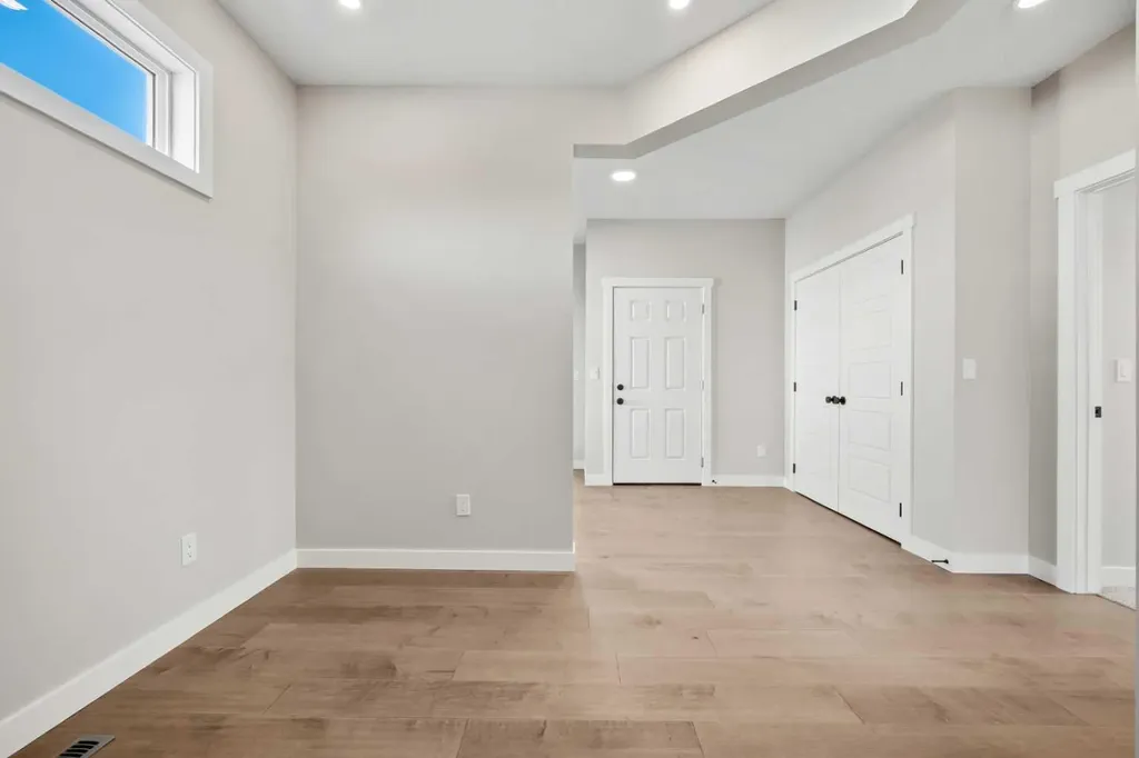 151 Dawson Wharf Mount Chestermere AB T1X 2W4