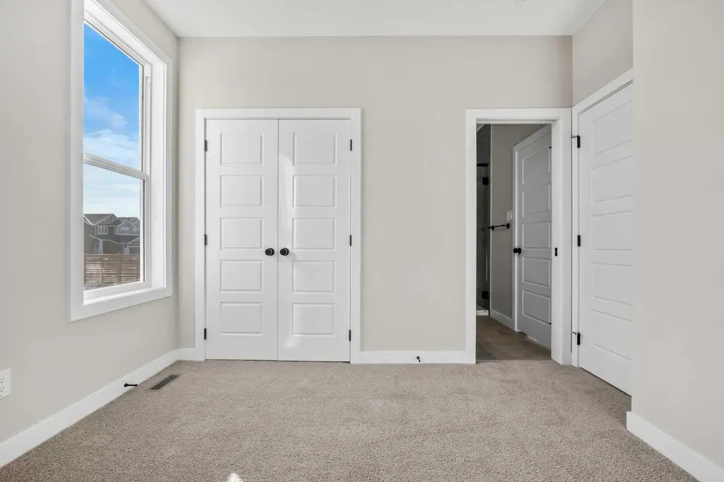 151 Dawson Wharf Mount Chestermere AB T1X 2W4