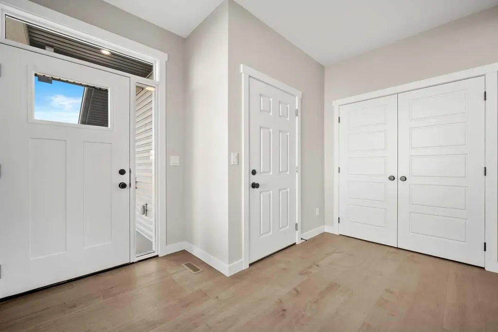 151 Dawson Wharf Mount Chestermere AB T1X 2W4