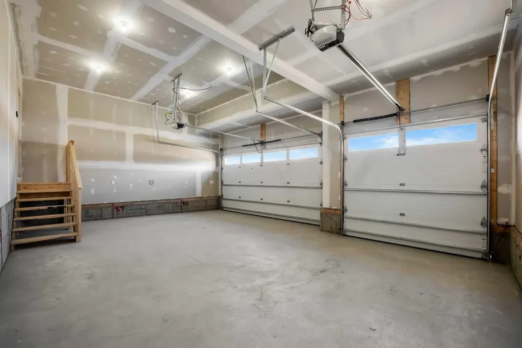 151 Dawson Wharf Mount Chestermere AB T1X 2W4