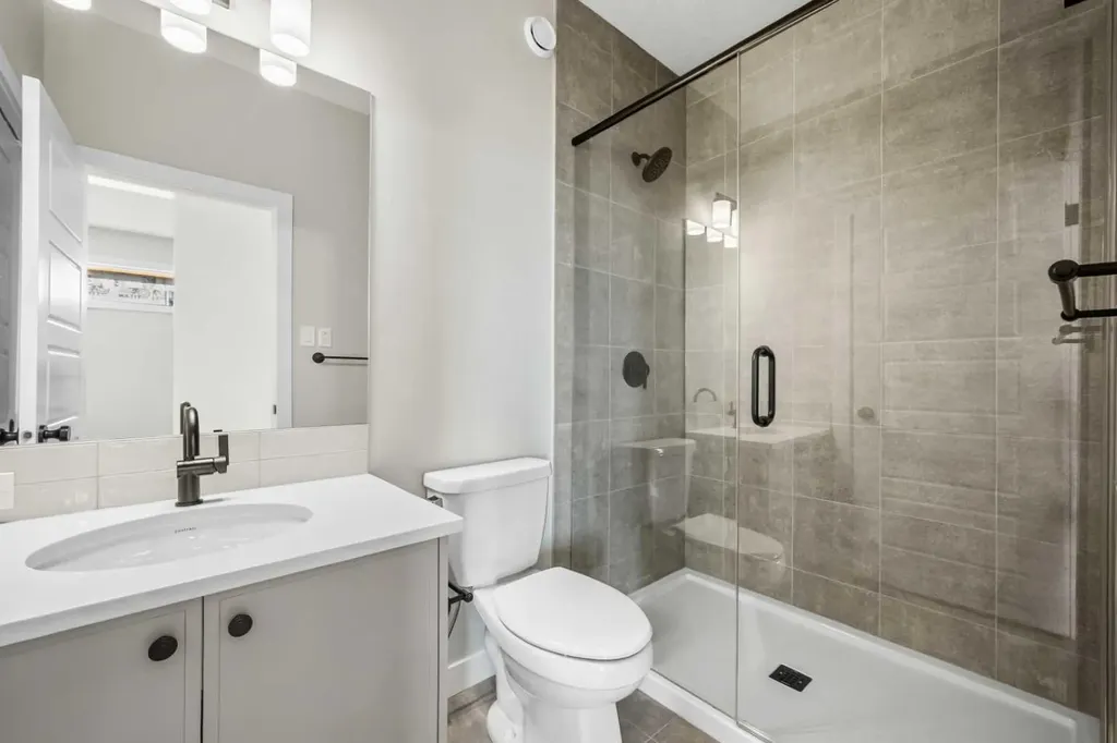 151 Dawson Wharf Mount Chestermere AB T1X 2W4