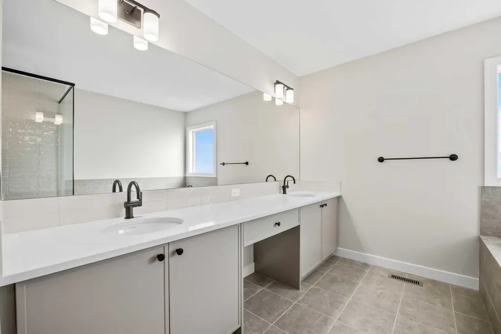 151 Dawson Wharf Mount Chestermere AB T1X 2W4