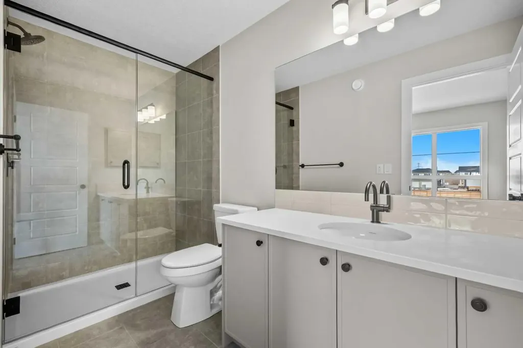 151 Dawson Wharf Mount Chestermere AB T1X 2W4