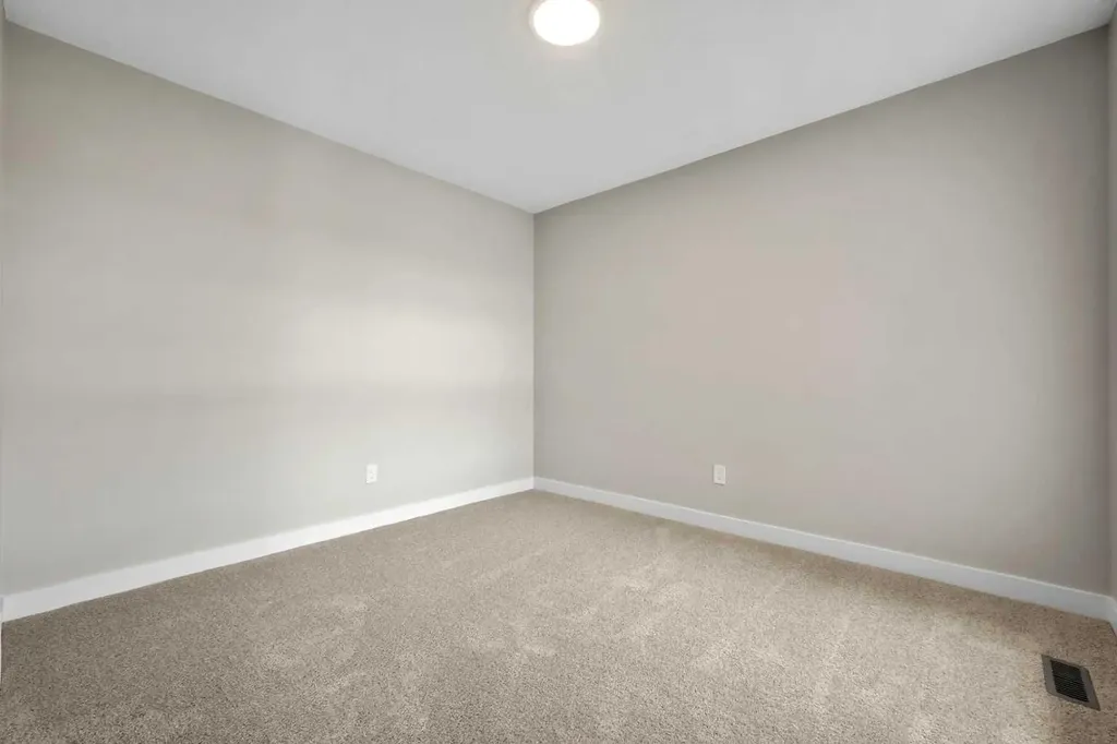 151 Dawson Wharf Mount Chestermere AB T1X 2W4