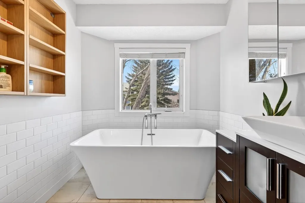 29 Sundown Way SE Calgary AB T2X 3B8