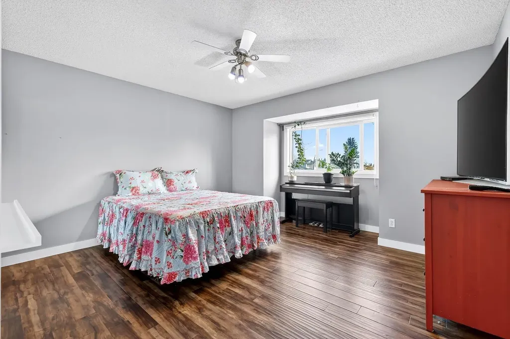 29 Sundown Way SE Calgary AB T2X 3B8