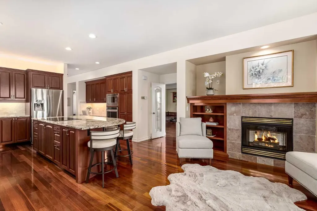 33 Ridge Pointe Drive Heritage Pointe AB T1S 4H1