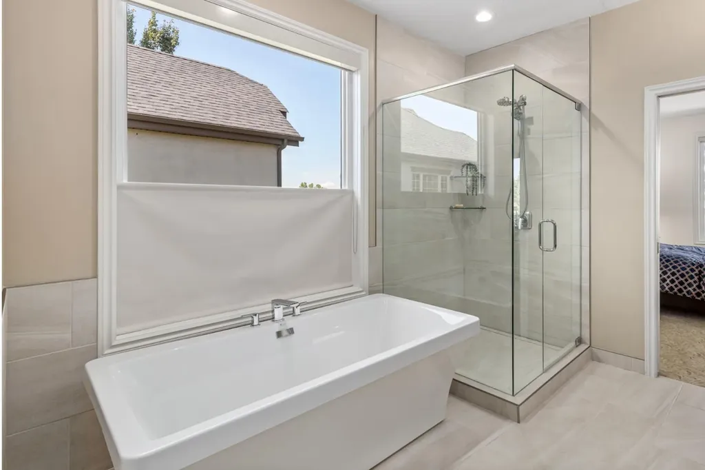 33 Ridge Pointe Drive Heritage Pointe AB T1S 4H1
