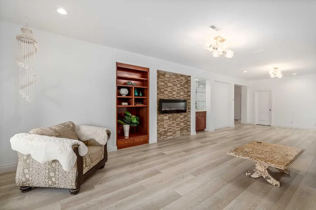 33 Ridge Pointe Drive Heritage Pointe AB T1S 4H1