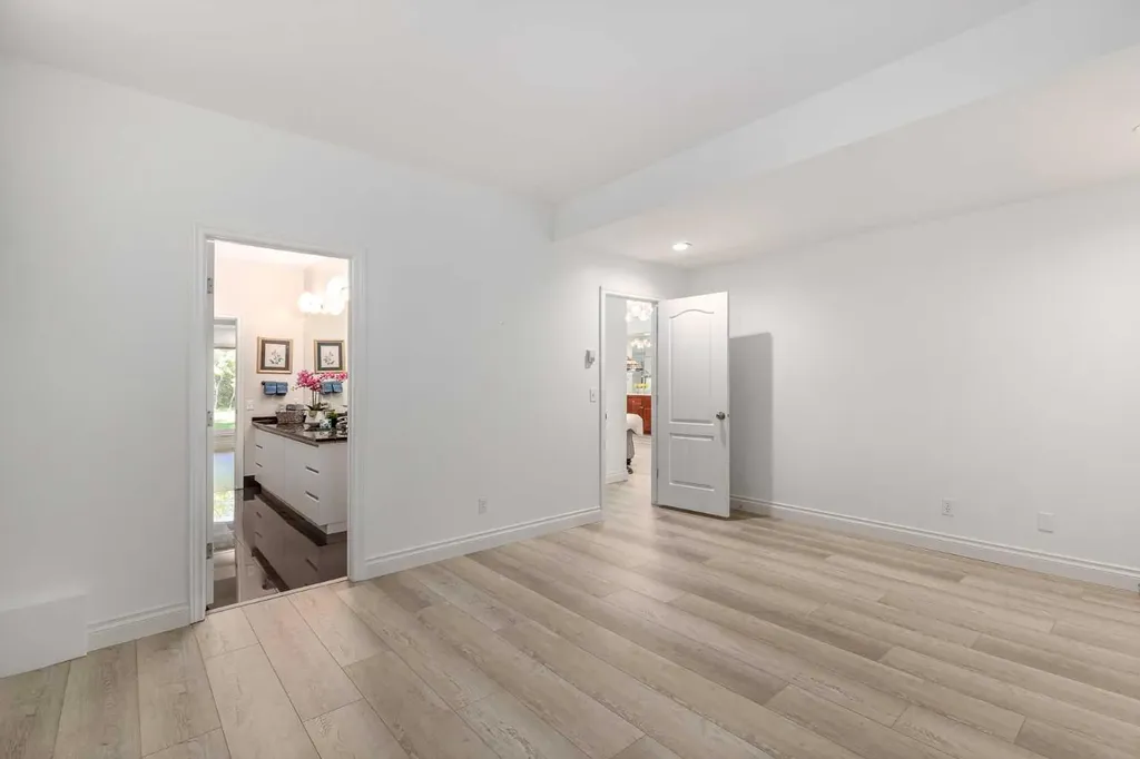 33 Ridge Pointe Drive Heritage Pointe AB T1S 4H1