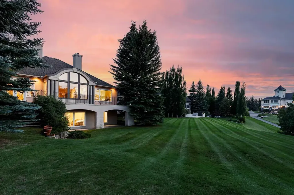 33 Ridge Pointe Drive Heritage Pointe AB T1S 4H1