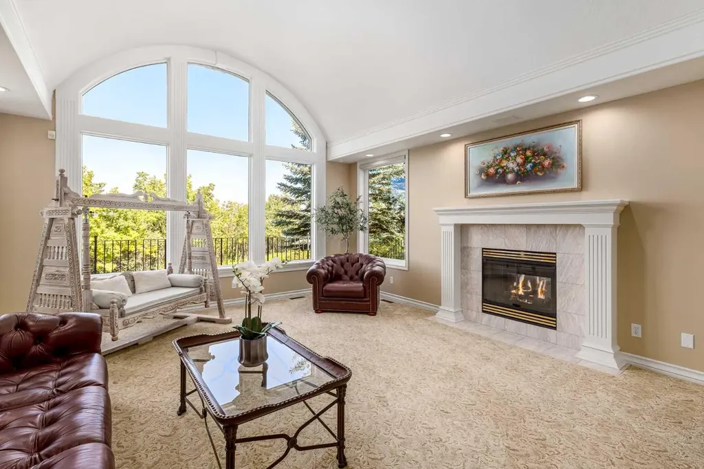 33 Ridge Pointe Drive Heritage Pointe AB T1S 4H1