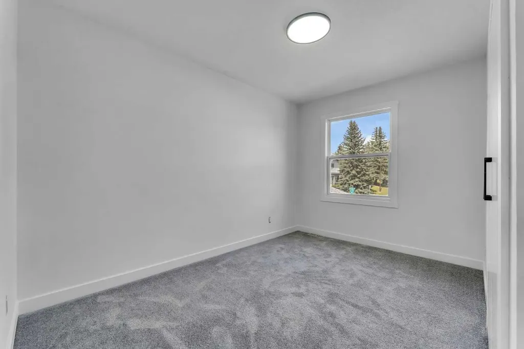 62 Deer Ridge Way SE Calgary AB T2J 5Y6