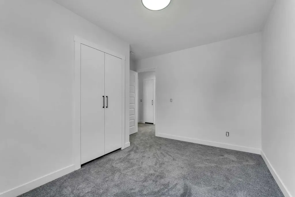 62 Deer Ridge Way SE Calgary AB T2J 5Y6
