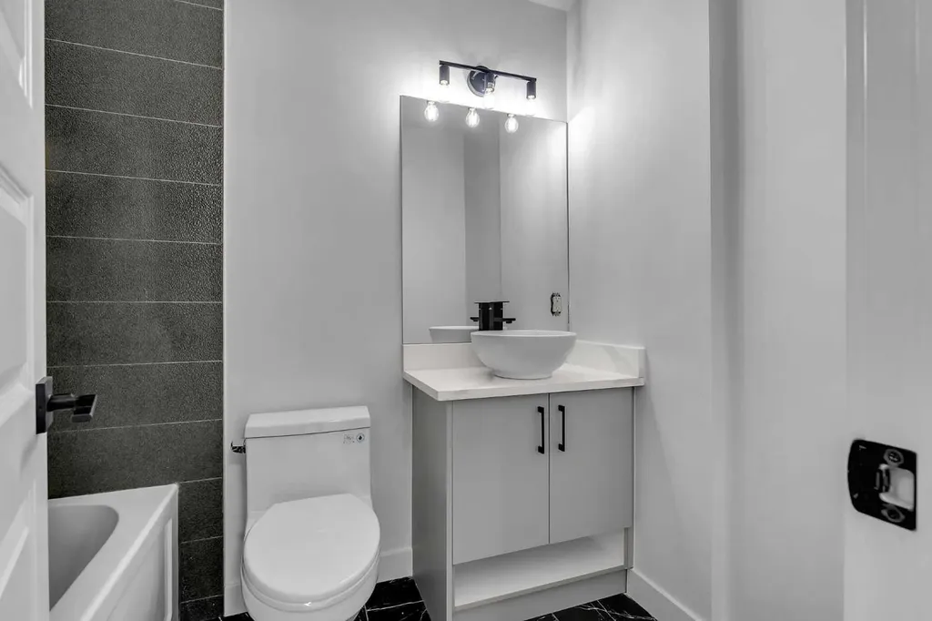 62 Deer Ridge Way SE Calgary AB T2J 5Y6