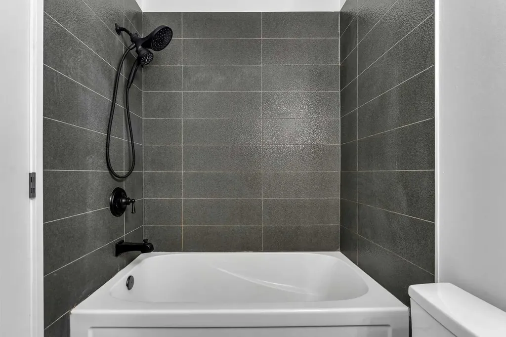 62 Deer Ridge Way SE Calgary AB T2J 5Y6