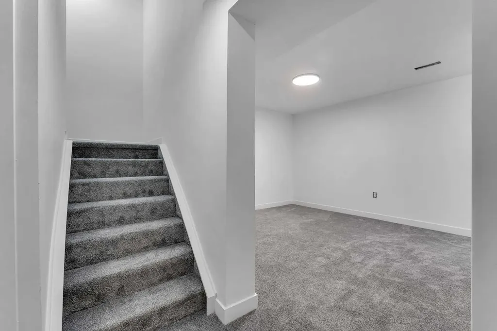 62 Deer Ridge Way SE Calgary AB T2J 5Y6