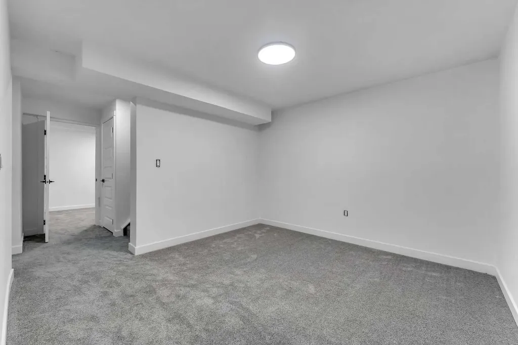 62 Deer Ridge Way SE Calgary AB T2J 5Y6