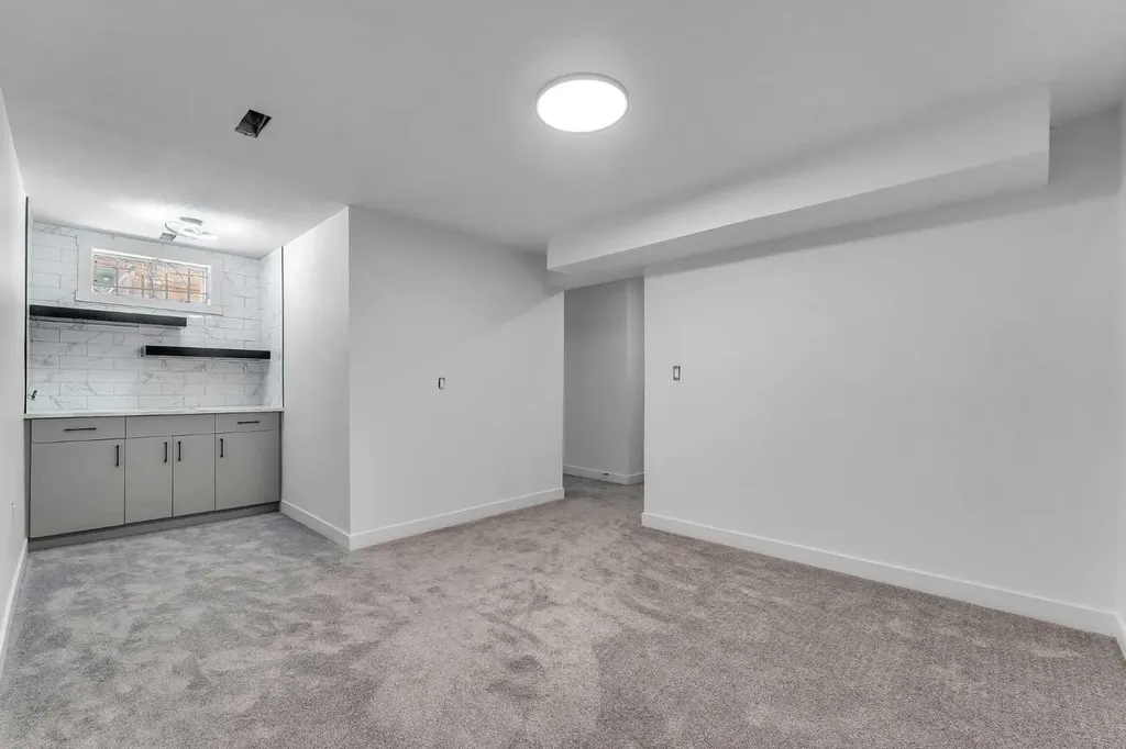 62 Deer Ridge Way SE Calgary AB T2J 5Y6
