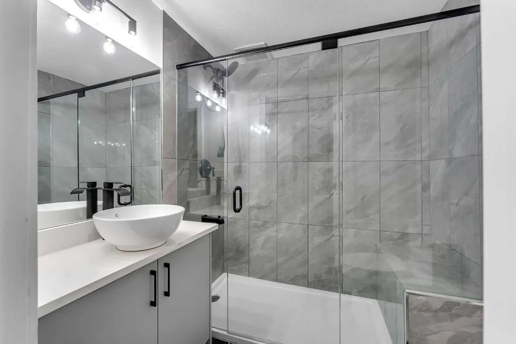 62 Deer Ridge Way SE Calgary AB T2J 5Y6
