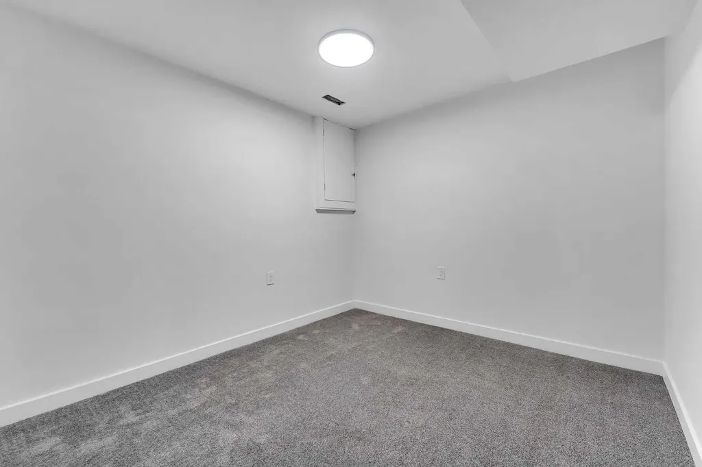 62 Deer Ridge Way SE Calgary AB T2J 5Y6