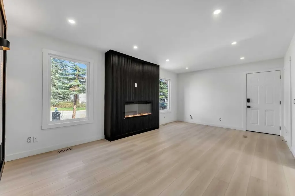 62 Deer Ridge Way SE Calgary AB T2J 5Y6