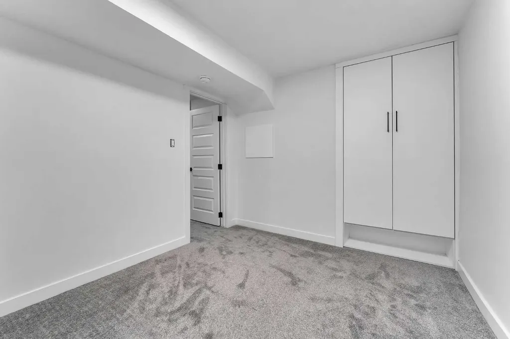 62 Deer Ridge Way SE Calgary AB T2J 5Y6