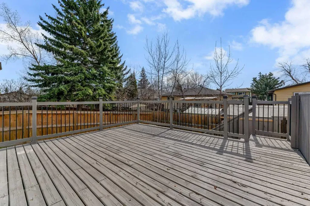 62 Deer Ridge Way SE Calgary AB T2J 5Y6