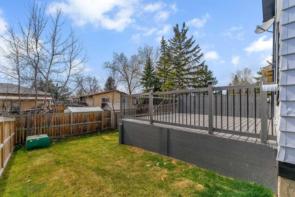 62 Deer Ridge Way SE Calgary AB T2J 5Y6