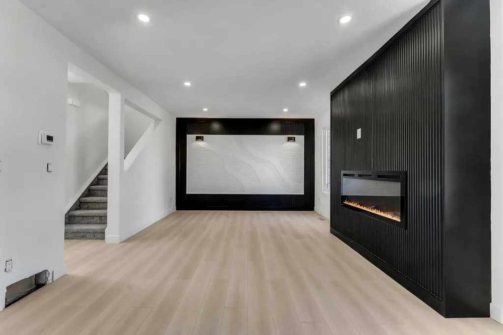62 Deer Ridge Way SE Calgary AB T2J 5Y6
